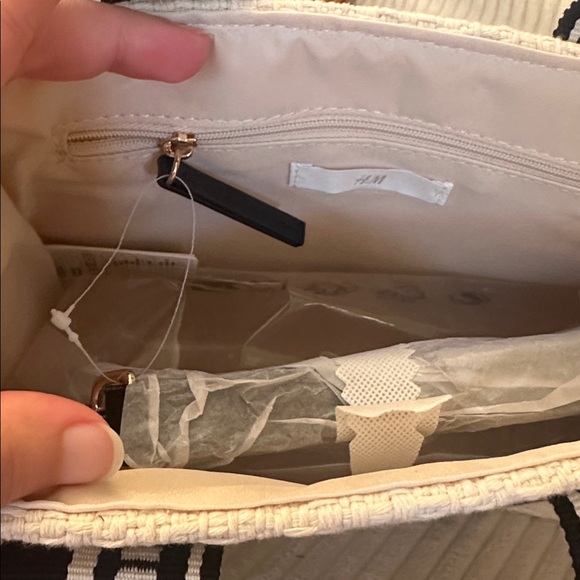 NWT H&M Elegant Cream & Black Fringe Tote Bag - Picture 6 of 6